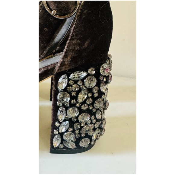 Joie Lafayette Heeled Velvet Sandal - Picture 10 of 12